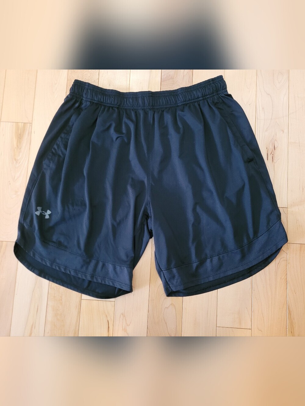 Under Armour men's size XL black shorts